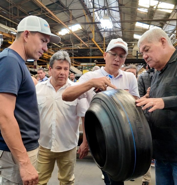 Parque Industrial Caucho presenta el neumático que da inicio a su Plan de Recuperación