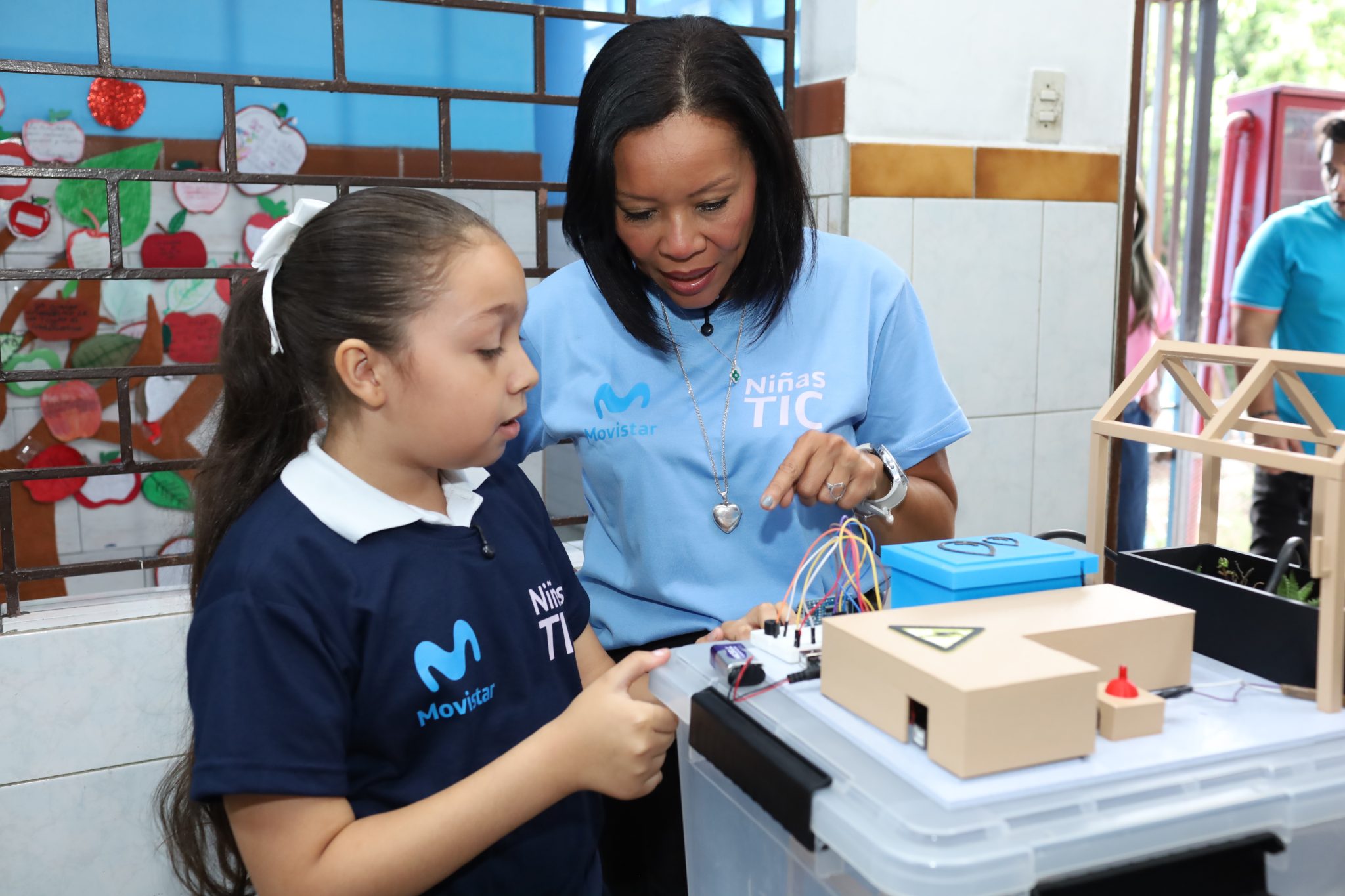 Movistar impulsa el talento tecnológico de 150 niñas en la 5ta edición de “Niñas TIC”