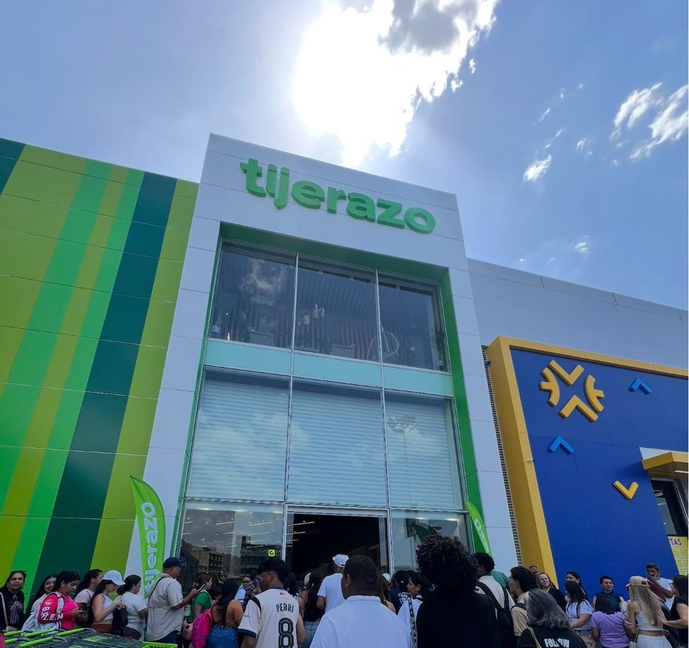 Tijerazo inauguró su primera tienda en La Guaira con gran afluencia de público